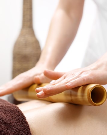 Massage aux bambous
